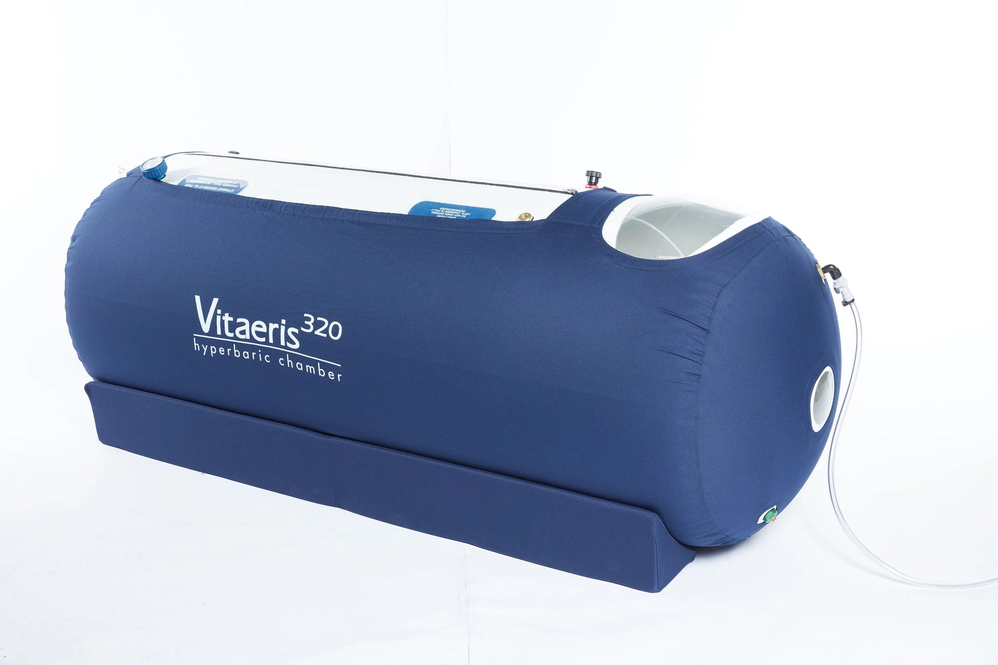 Blue hyperbaric chamber with 'Vitaeris 320' branding on a white background